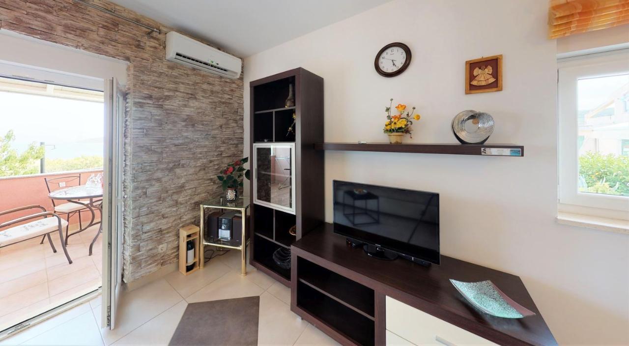 Apartments Silva สลาทิเน ภายนอก รูปภาพ