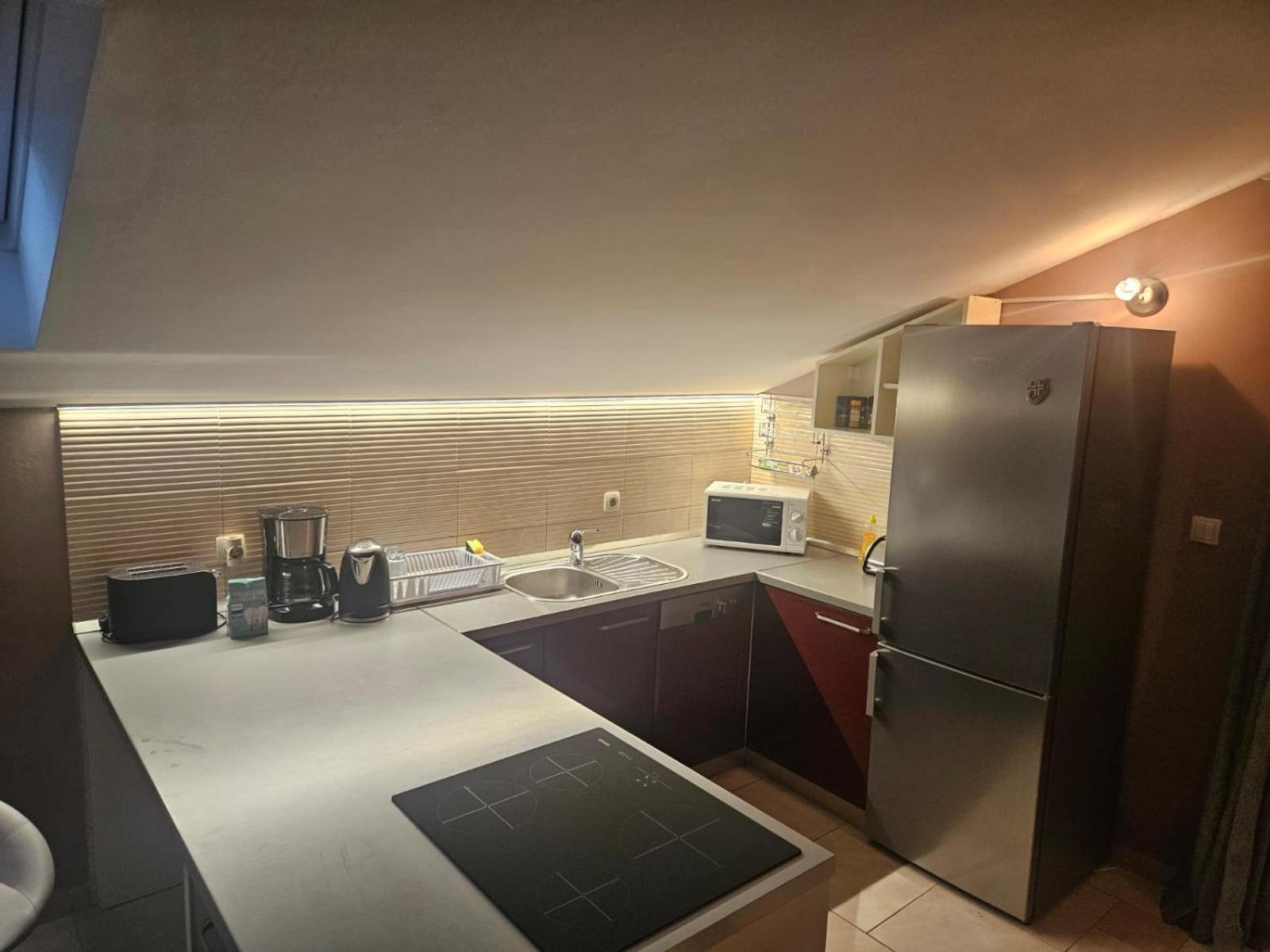 Apartments Silva สลาทิเน ภายนอก รูปภาพ